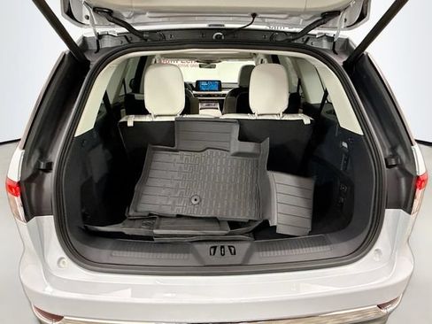 Used 2025 Lincoln Aviator AWD image 27