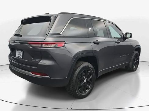 Used 2023 Jeep Grand Cherokee Limited image 10