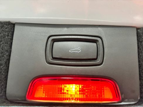 Used 2017 Porsche Cayenne Platinum Edition w/ Premium Package (PJV) image 48