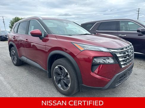 Certified 2024 Nissan Rogue SV w/ SV Premium Package AWD/4WD image 4