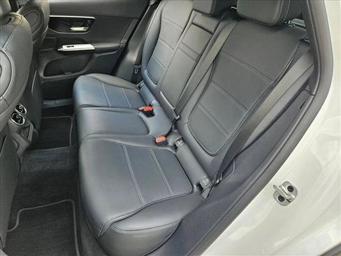 Used 2026 Mercedes-Benz GLC 300 image 17