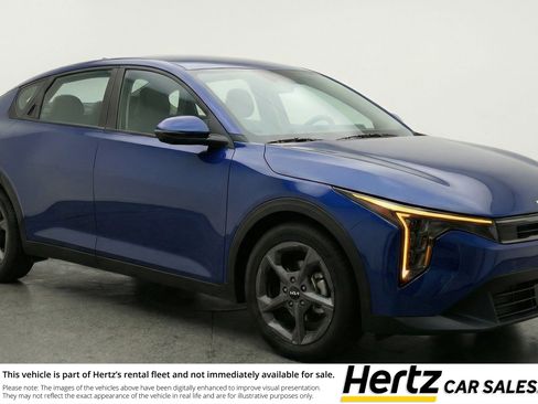 Used 2025 Kia K4 LXS image 1