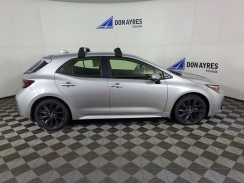 Used 2023 Toyota Corolla XSE FWD image 9