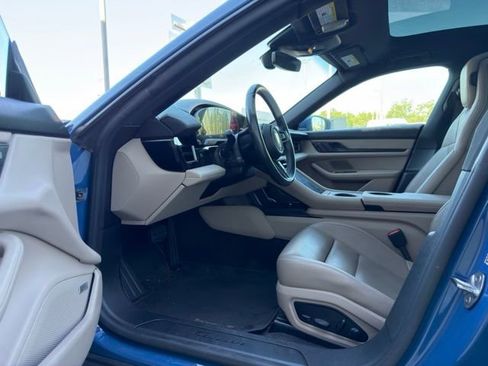 Used 2022 Porsche Taycan RWD image 5