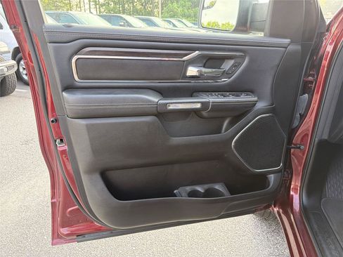 Used 2025 RAM 1500 Laramie w/ Sport Appearance Package AWD/4WD image 9