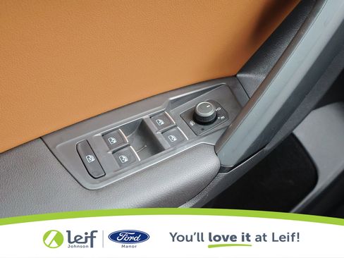 Used 2019 Volkswagen Tiguan SE image 14