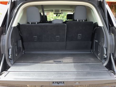 Used 2025 Ford Expedition Active AWD/4WD image 9