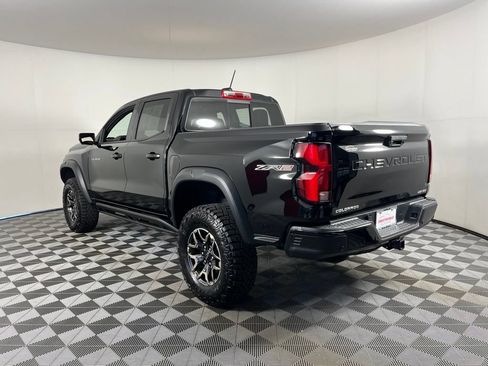 Used 2026 Chevrolet Colorado ZR2 w/ Technology Package AWD/4WD image 12