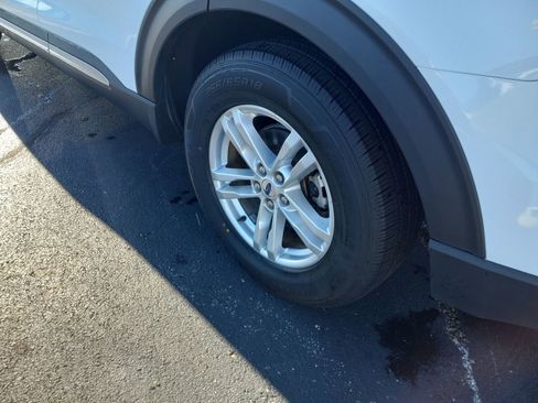 Used 2023 Ford Explorer XLT w/ Equipment Group 202A image 10