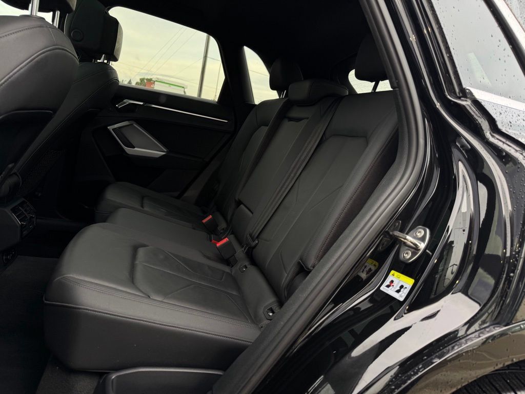 Used 2021 Audi Q3 2.0T Premium w/ Convenience Package AWD/4WD image 12