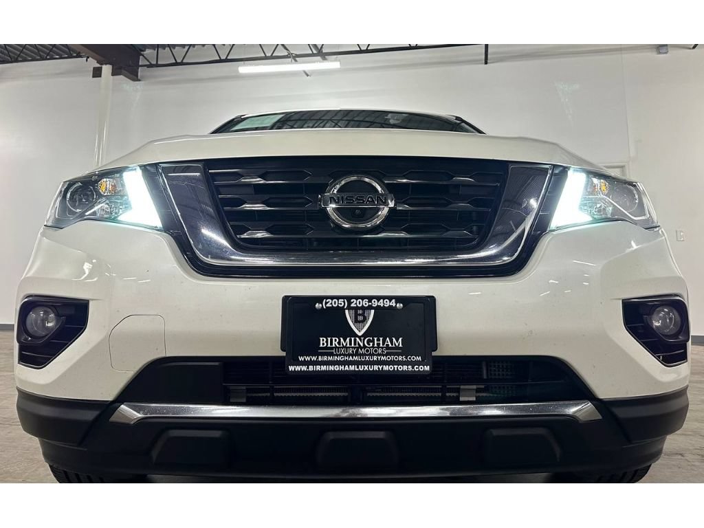 Used 2020 Nissan Pathfinder Platinum FWD image 3