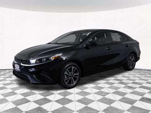 Used 2024 Kia Forte LXS FWD image 10