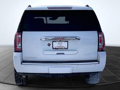 Used 2017 GMC Yukon Denali image 9