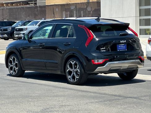 Used 2023 Kia Niro EX Touring FWD image 5