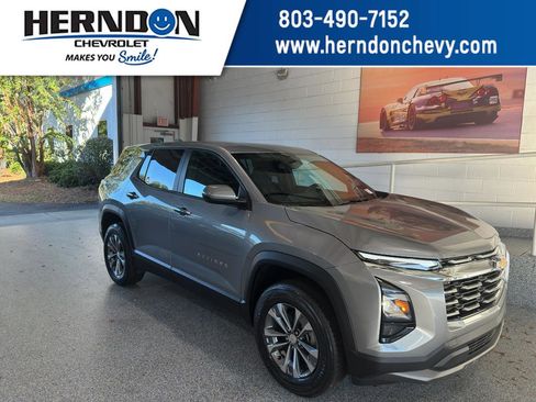 Used 2025 Chevrolet Equinox LT image 1