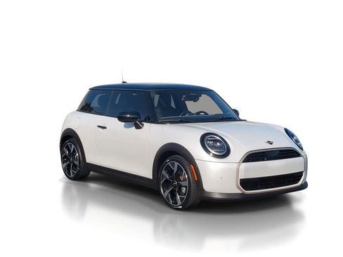 Used 2025 MINI Cooper 2-Door Hardtop image 2