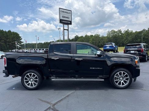 Used 2022 GMC Canyon Denali RWD image 2