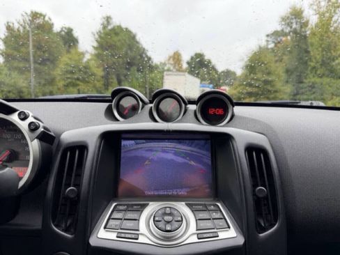 Used 2018 Nissan 370Z Touring image 18