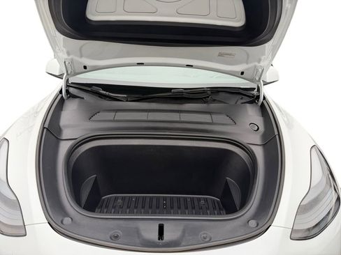 Used 2023 Tesla Model Y Long Range image 26