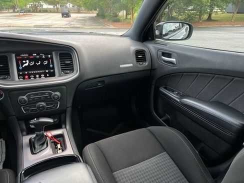 Used 2022 Dodge Charger R/T w/ Driver Convenience Group RWD image 27