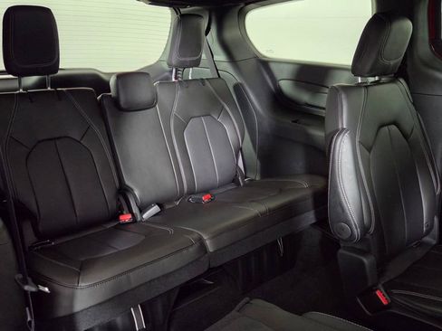 New 2026 Chrysler Pacifica Select image 33
