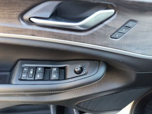 New 2025 Jeep Grand Cherokee Limited image 13