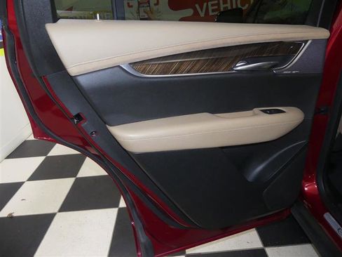 Used 2022 Cadillac XT6 Sport w/ Platinum Package image 31