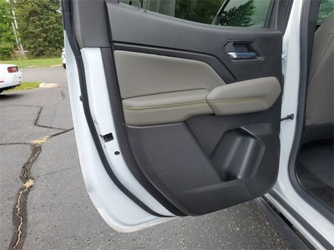 Used 2023 Chevrolet Colorado ZR2 w/ LPO, Tailgate Decal Package image 22