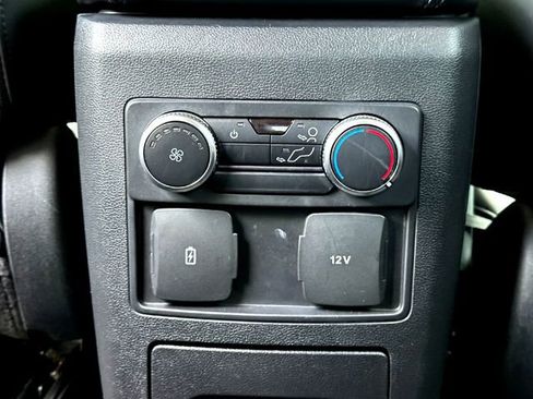 Certified 2022 Ford Explorer XLT w/ Equipment Group 202A RWD image 25
