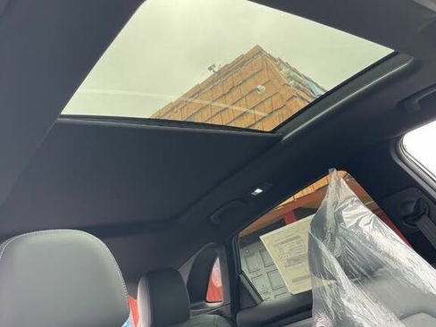 Used 2023 VinFast VF 8 Plus image 52