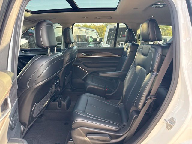 Used 2021 Jeep Grand Cherokee L Limited AWD/4WD image 13