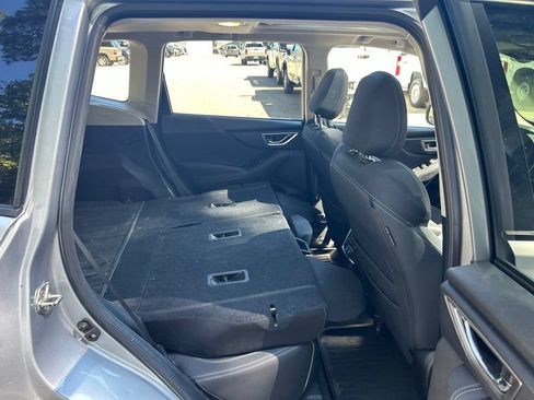 Used 2019 Subaru Forester Premium AWD/4WD image 22