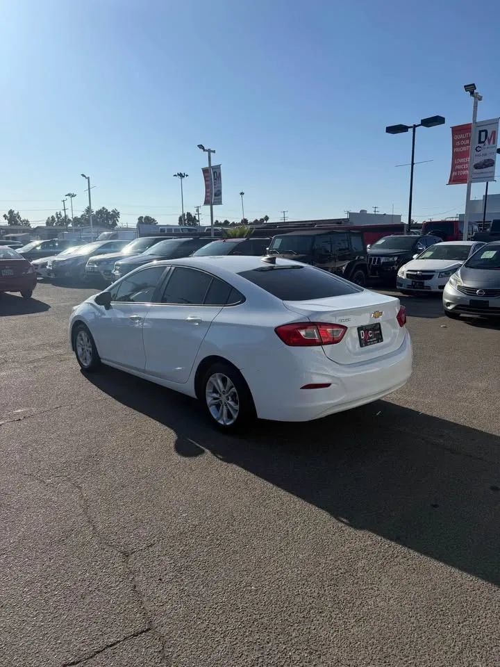 Used 2019 Chevrolet Cruze LS w/ LS Convenience Package FWD image 4