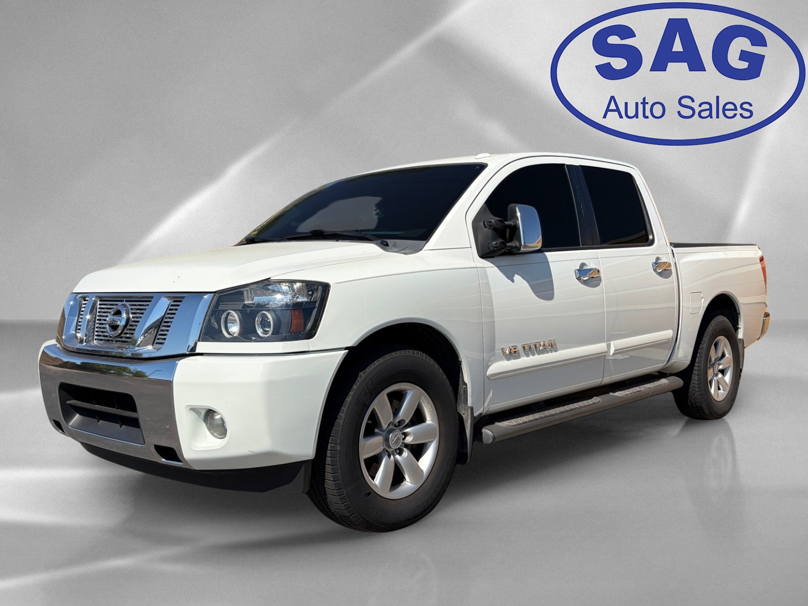 Used 2014 Nissan Titan SV w/ SV Value Truck Package RWD image 5