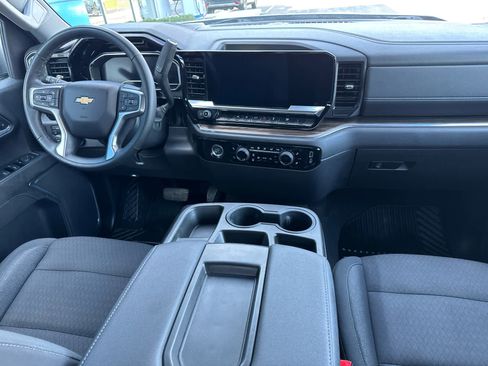 Used 2023 Chevrolet Silverado 1500 LT AWD/4WD image 6