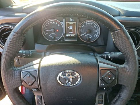 Certified 2021 Toyota Tacoma TRD Off-Road image 23