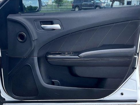 Used 2019 Dodge Charger SXT w/ Blacktop Package RWD image 29