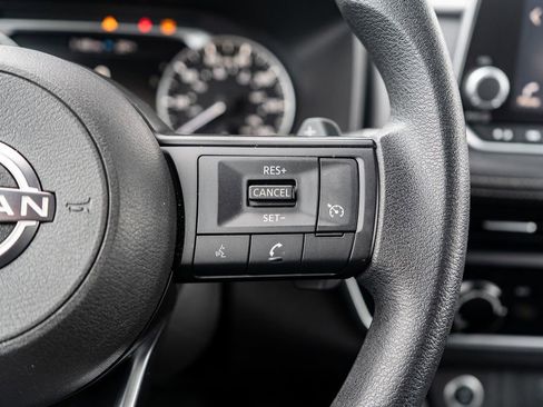 Used 2023 Nissan Rogue S image 23