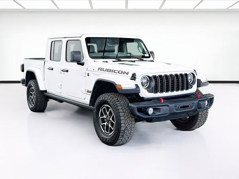 Used 2025 Jeep Gladiator Rubicon image 3