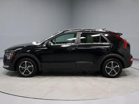 Used 2023 Kia Niro EX image 9