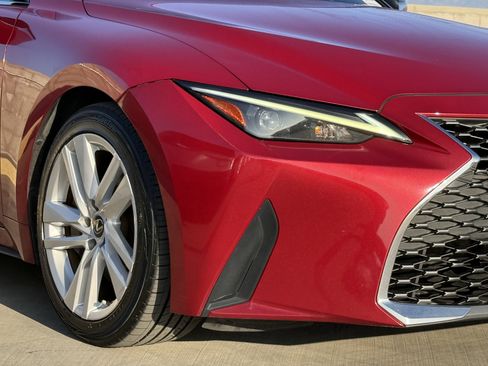 Certified 2022 Lexus IS 300 image 4