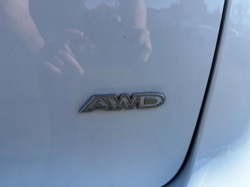 Used 2023 Chrysler Pacifica Touring-L AWD/4WD image 7