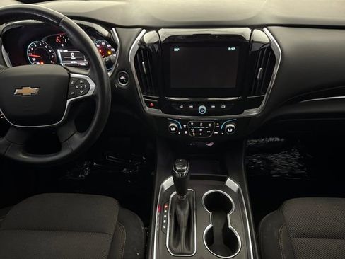 Used 2019 Chevrolet Traverse LT image 3