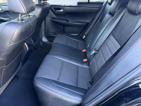 Used 2017 Toyota Camry SE image 31