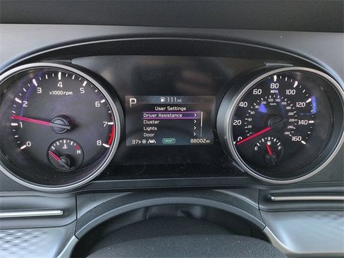 Used 2022 Kia Carnival LX image 18