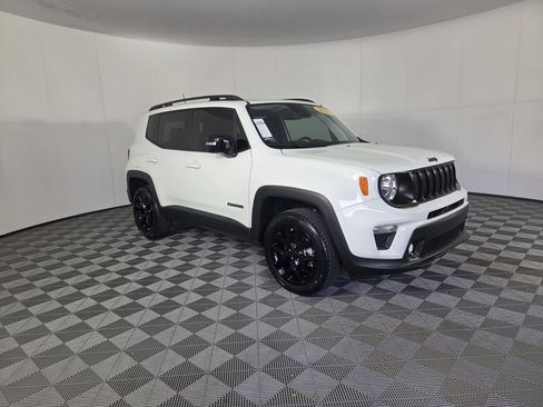 Used 2023 Jeep Renegade Altitude AWD/4WD image 3