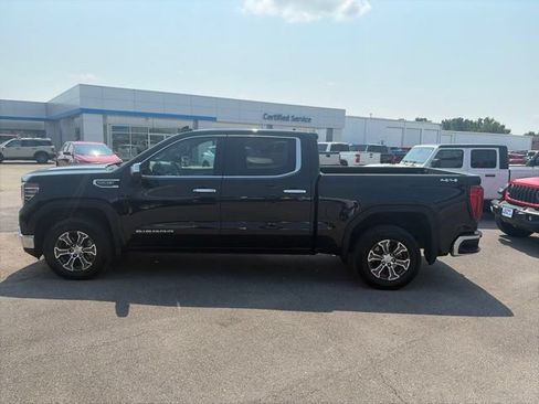 Used 2026 GMC Sierra 1500 SLT AWD/4WD image 3