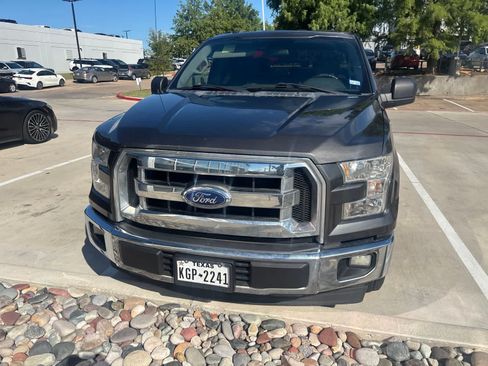 Used 2017 Ford F150 XLT RWD image 2