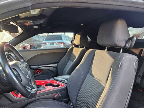 Used 2019 Dodge Challenger SXT image 23