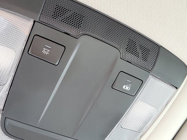 Used 2025 Kia Sportage EX FWD image 31